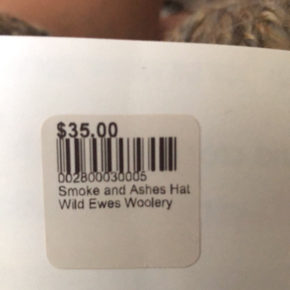 Women’s winter Hat and infinity scarf set NWT very nice green - Picture 4 of 4